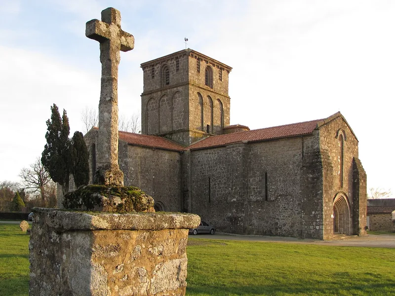Église Notre-Dame du Vieux-Pouzauges — édifice religieux à Pouzauges (Vendée (85)) (85), monument historique (Classé MH)