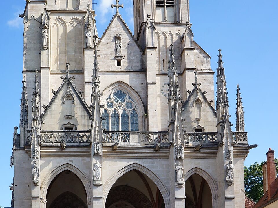 Collégiale Notre-Dame de Semur-en-Auxois — édifice religieux à Semur-en-Auxois (Côte-d'Or (21)) (21), monument historique (Classé MH) — vue 2