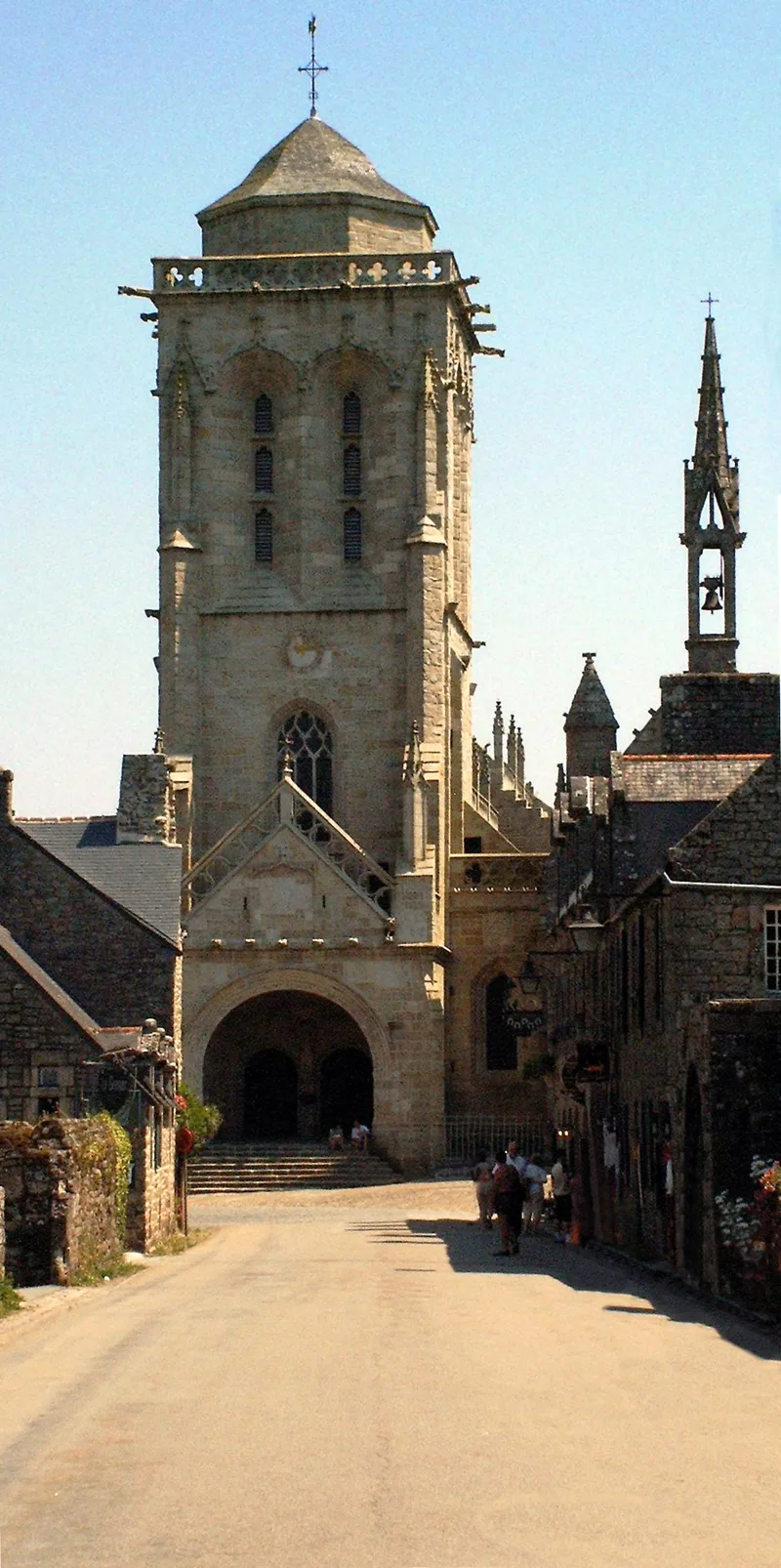 Église Saint-Ronan et chapelle du Pénity de Locronan — édifice religieux à Locronan (Finistère (29)) (29), monument historique (Classé MH)