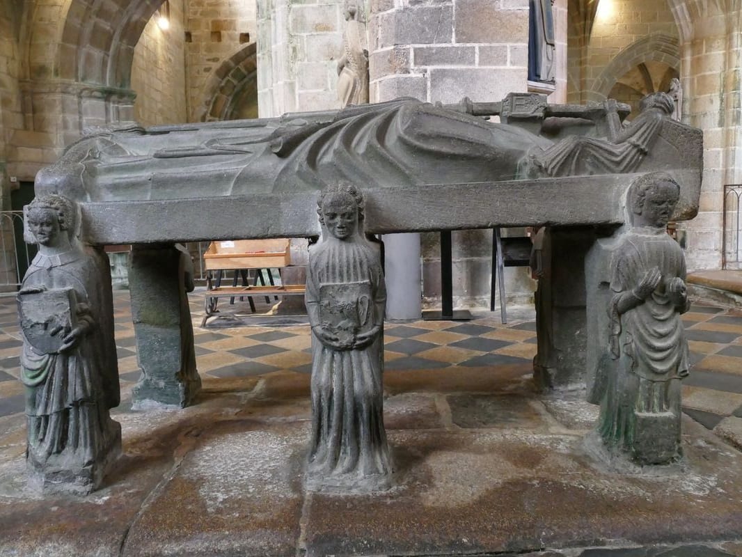 Église Saint-Ronan et chapelle du Pénity de Locronan — édifice religieux à Locronan (Finistère (29)) (29), monument historique (Classé MH) — vue 2