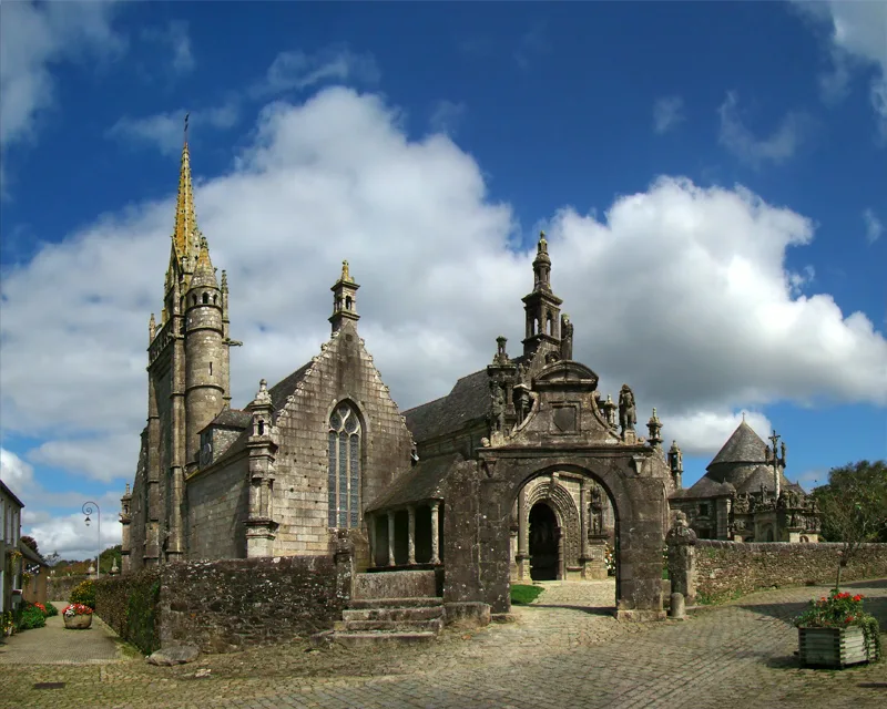 Église Saint-Miliau de Guimiliau (enclos paroissial) — édifice religieux à Guimiliau (Finistère (29)) (29), monument historique (Classé MH)