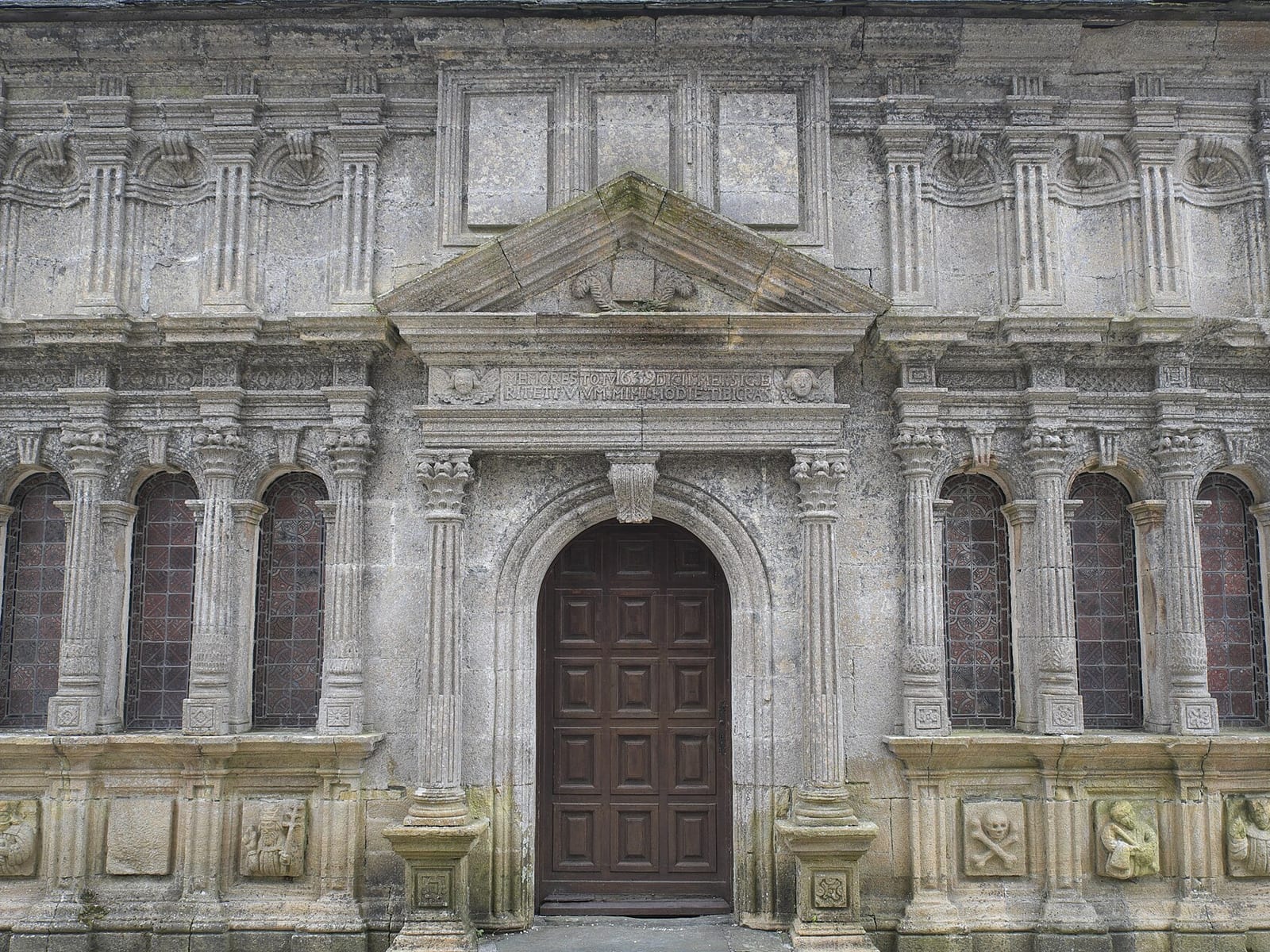 Église Saint-Yves de La Roche-Maurice (enclos paroissial) — édifice religieux à La Roche-Maurice (Finistère (29)) (29), monument historique (Classé MH) — vue 3