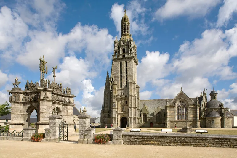 Église Saint-Germain de Pleyben (enclos paroissial)