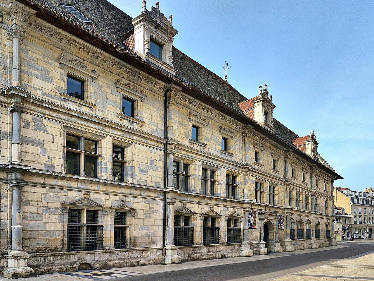 Palais Granvelle (Besançon) — architecture civile à Besançon (25), monument historique (Classé MH) — vue 2