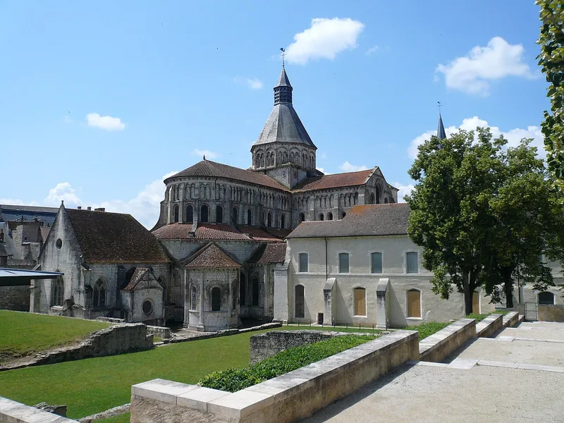 Prieurale Sainte-Croix-Notre-Dame de La Charité-sur-Loire — édifice religieux à La Charité-sur-Loire (Nièvre (58)) (58), monument historique (Classé MH)