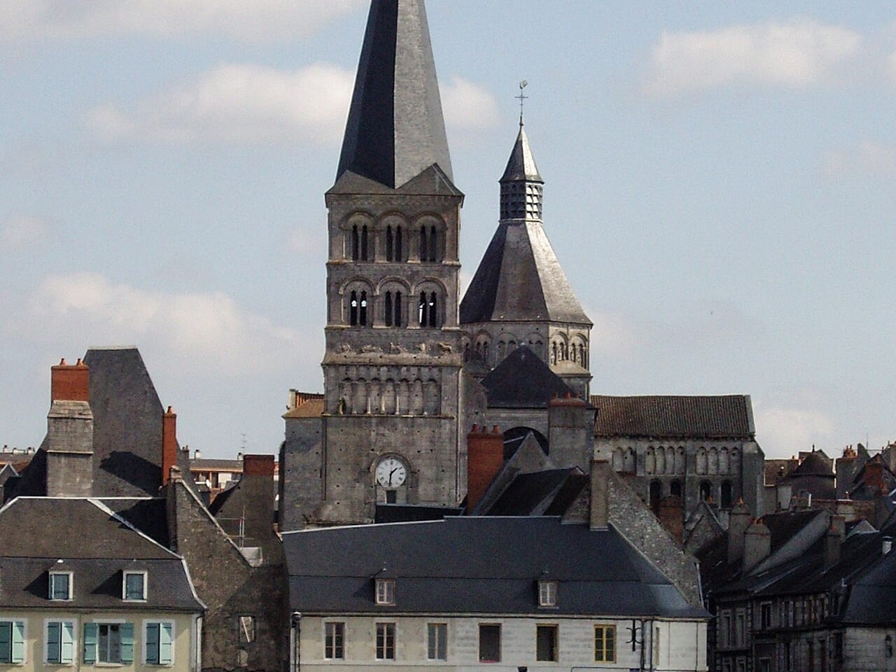 Prieurale Sainte-Croix-Notre-Dame de La Charité-sur-Loire — édifice religieux à La Charité-sur-Loire (Nièvre (58)) (58), monument historique (Classé MH) — vue 2