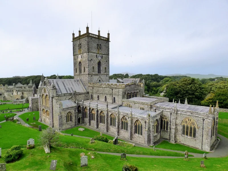 St Davids (cathédrale et palais épiscopal)