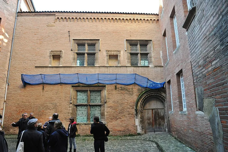 Façade et cour sculptées Renaissance
