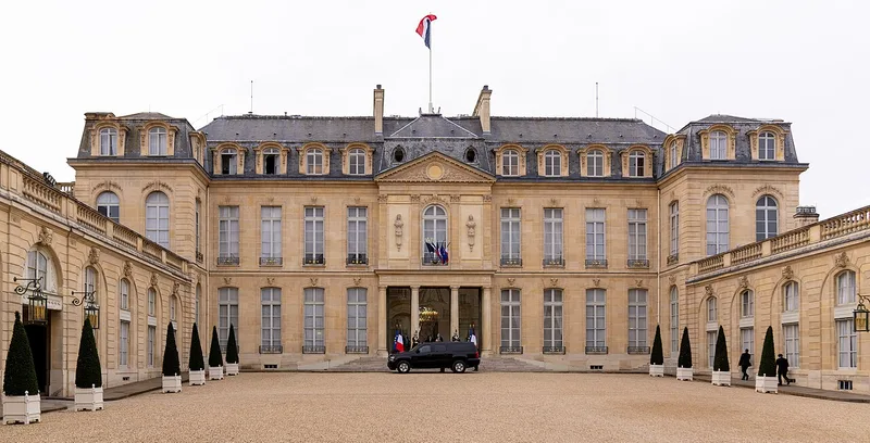 Le Palais Saint-Pierre — Ancienne abbaye bénédictine