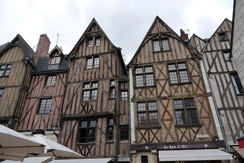 Maisons à pans de bois sculptés